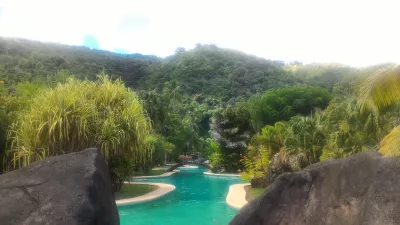 Comment est la plus longue piscine en Polynésie? : Essayer d'obtenir une image de toute la piscine