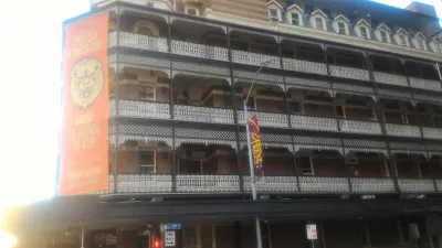 Nomads Brisbane hostel review - the best hostel in Brisbane : Nomads hostel building