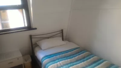 Nomads Brisbane hostel review - the best hostel in Brisbane : Single bed room