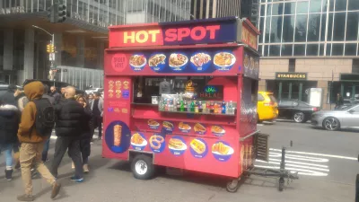 NYC grand central free tour : New York Hot Dog booth