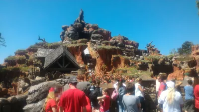 Wie ist ein eintägiger Besuch bei Disney's Magic Kingdom? : Splash Mountain Haupttauchen