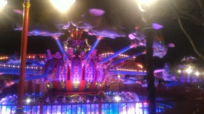 Wie ist ein eintägiger Besuch bei Disney's Magic Kingdom? : Dumbo-Fahrt in der Nacht