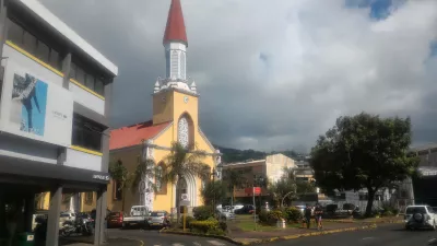 Papeete's municipal market, a walk in Tahitian pearls paradise : Great lady of Papeete