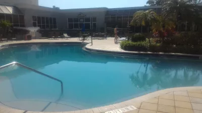 From Kissimmee hotel near Orlando to Las Vegas : Park Inn outdoor pool