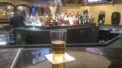From Kissimmee hotel near Orlando to Las Vegas : Park Inn bar happy hour beer 