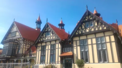 Going on the free Rotorua historical walking tour : Rotorua former thermal bath building