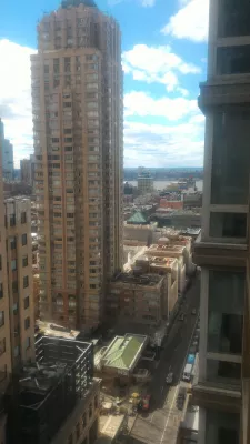 Desfile del día de San Patricio Nueva York 2019 : Vista desde un piso en Manhattan en el río Hudson