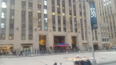 Saint Patrick's day parade New York City 2019 : Rockefeller center