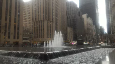 Saint Patrick's day parade New York City 2019 : Fountain behind Rockfeller center