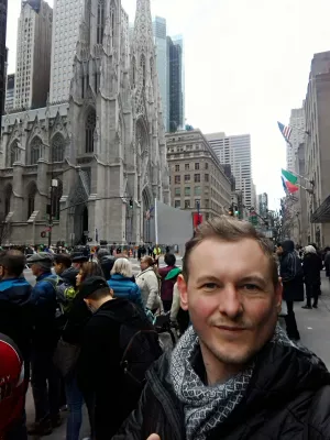 Parade hari Santo Patrick New York City 2019 : In fron of Katedral Saint Patrick on 5th avenue