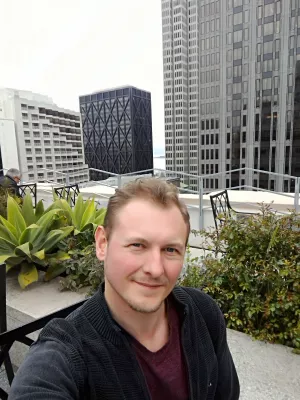 How is the San Francisco secrets, scandals and scoundrels free walking tour? : Selfie from a hidden terrace