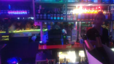 Tahiti nightlife, what to do in Tahiti at night? : Busy bar in Papeete's Morrison Café club