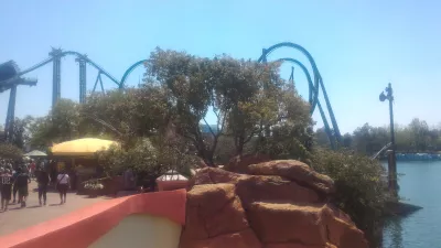 Egy nap az Universal Studios Islands of Adventureben : A Hulk utazás hurkok és inverziók