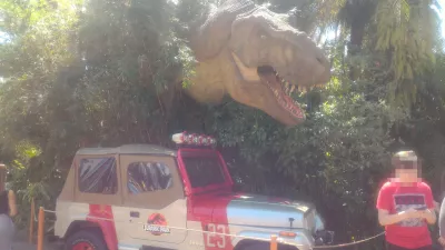 A day in Universal Studios Islands of Adventure : Jurassic Park T-Rex and jeep view