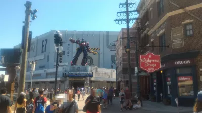 How is a day at Universal Studios Orlando? : Transformers ride entrance