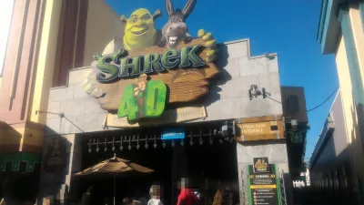 How is a day at Universal Studios Orlando? : Shrek 4D ride entrance