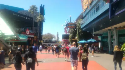 Comment se passe une journée à Universal Studios Orlando? : Marchant dans le parc