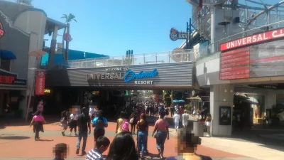 How is a day at Universal Studios Orlando? : Universal Studios entrance