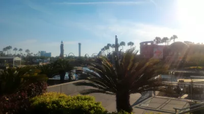 Comment se passe une journée à Universal Studios Orlando? : Vue sur le parc de l'extérieur
