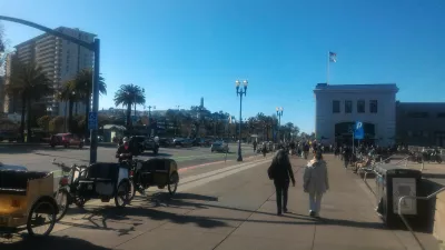 Walking on Embarcadero center in San Francisco : Walking area of the Embarcadero