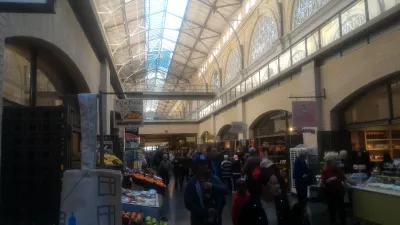 Vandre på Embarcadero sentrum i San Francisco : Embarcadero shopping San Francisco - inne i Ferry Building markeder