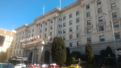 The best walking San Francisco city tour! : Fairmont San Francisco and United Nations flags