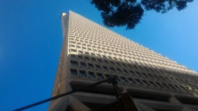 The best walking San Francisco city tour! : Looking up at the Transamerica Pyramid tower