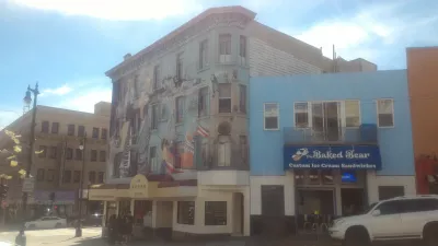 The best walking San Francisco city tour! : Building paintings