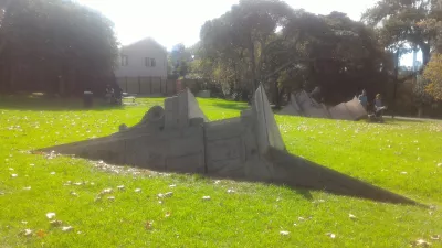 A walk in Western Park Auckland in Ponsonby : Park art installation