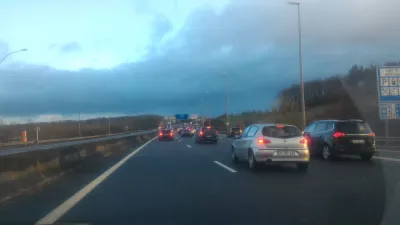 Dia 1 da turnê mundial: Cidade do Luxemburgo : Engarrafamentos na estrada para o Luxemburgo