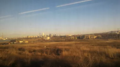 World tour second continent: arrival in USA : View on Manhattan skyline in the train from New Jersey